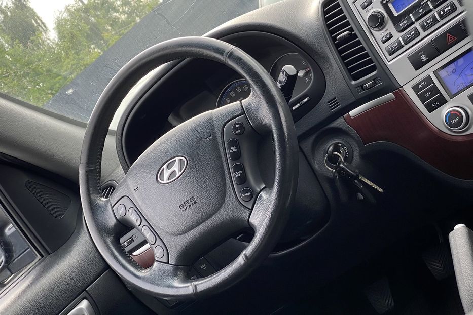 Продам Hyundai Santa FE 2008 года в Луцке