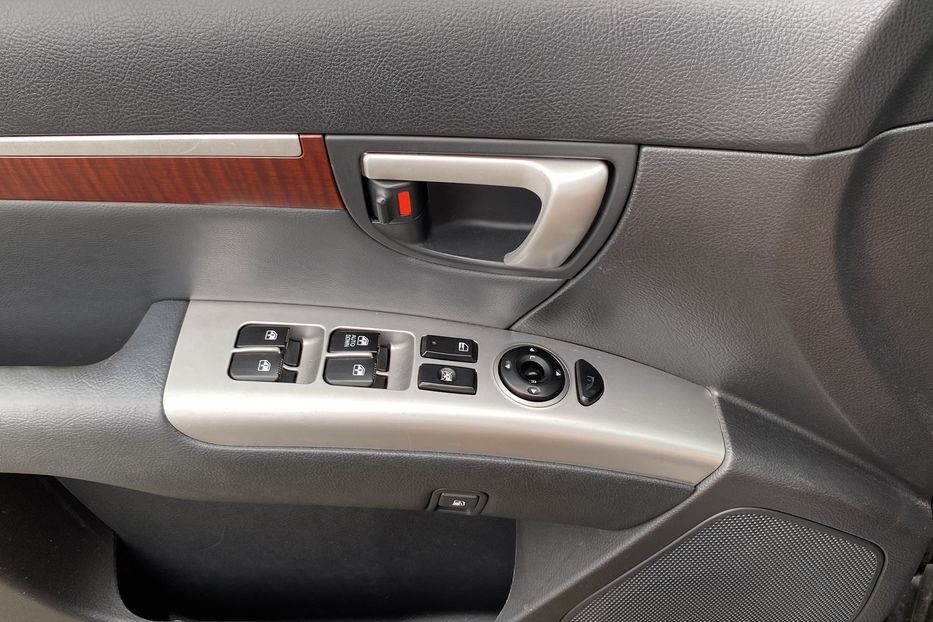 Продам Hyundai Santa FE 2008 года в Луцке