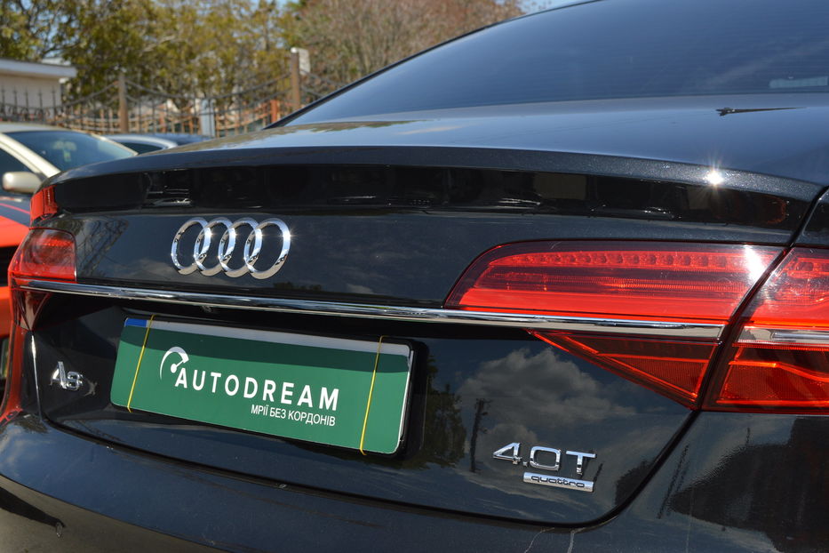 Продам Audi A8 2015 года в Одессе