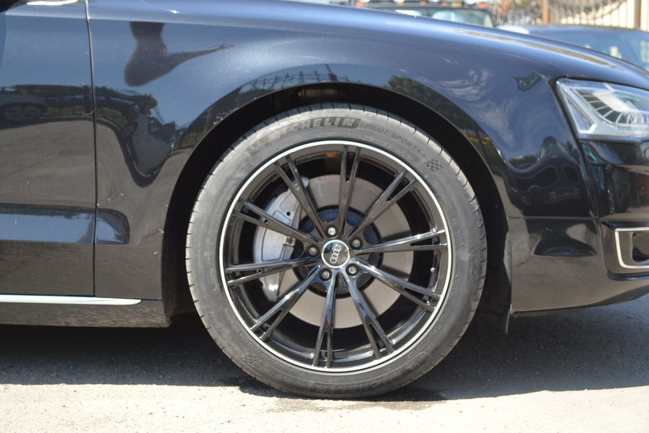 Продам Audi A8 2015 года в Одессе