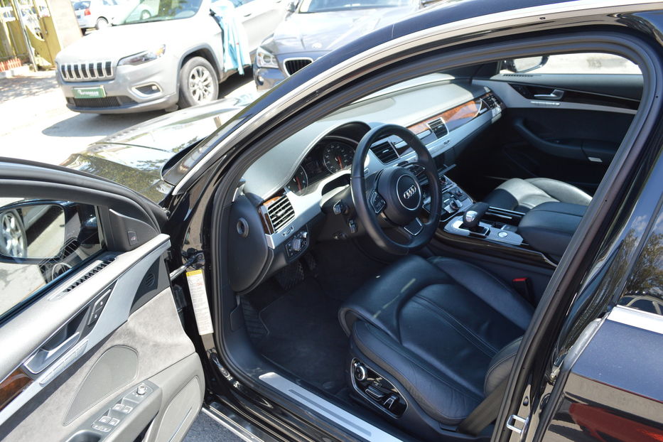 Продам Audi A8 2015 года в Одессе