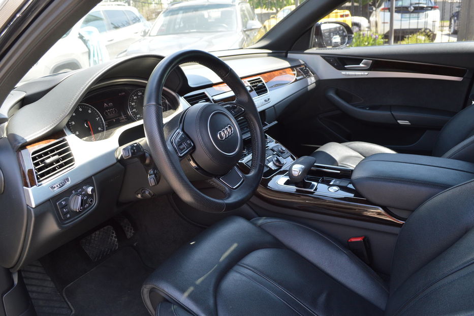 Продам Audi A8 2015 года в Одессе