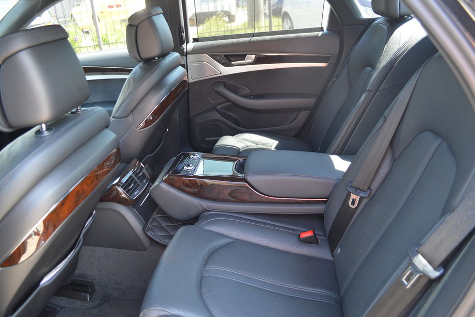 Продам Audi A8 2015 года в Одессе