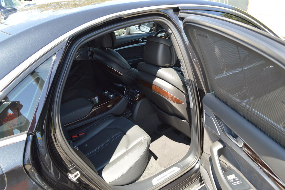 Продам Audi A8 2015 года в Одессе
