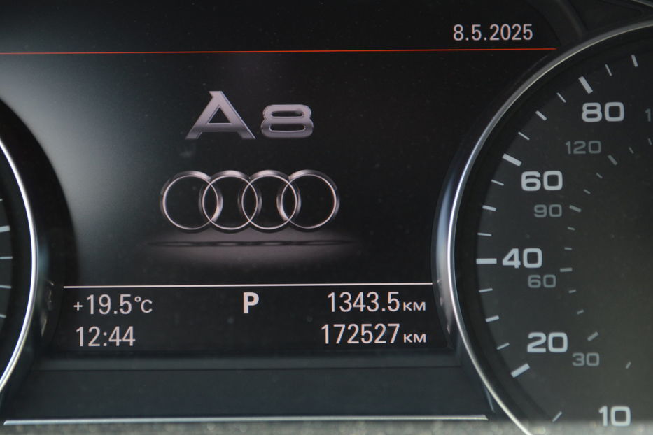Продам Audi A8 2015 года в Одессе
