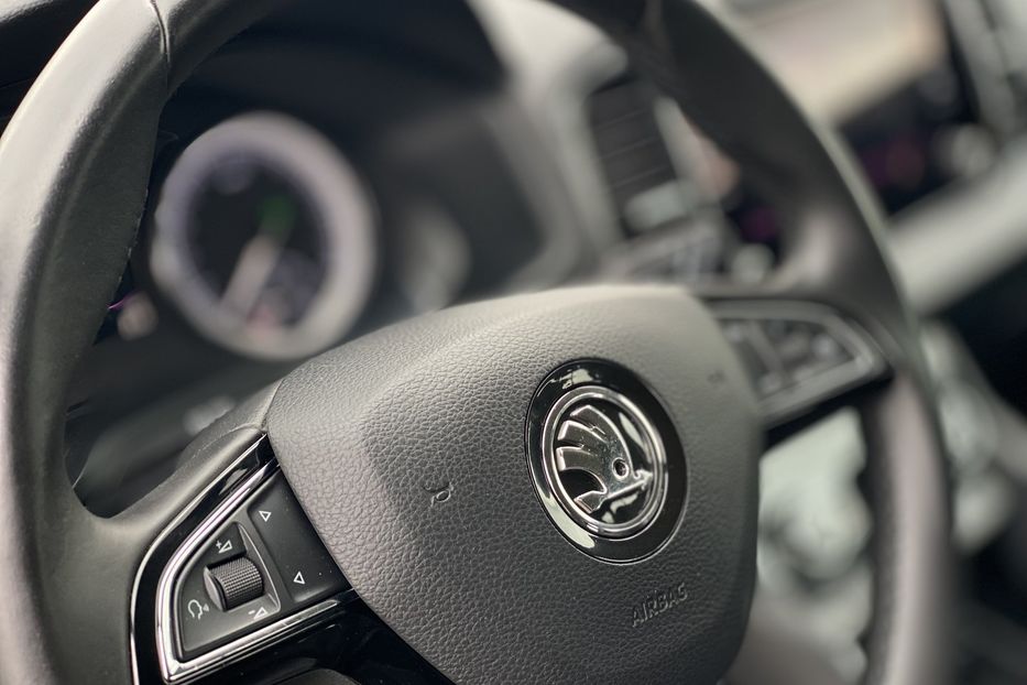 Продам Skoda karoq 2019 года в Луцке