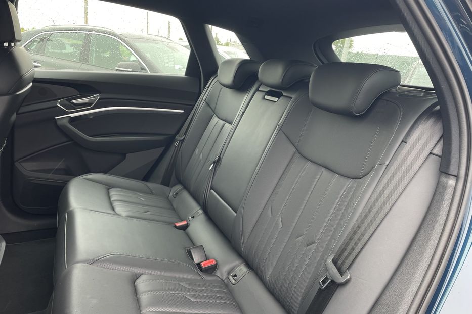 Продам Audi E-Tron 55 quattro  2021 года в Львове