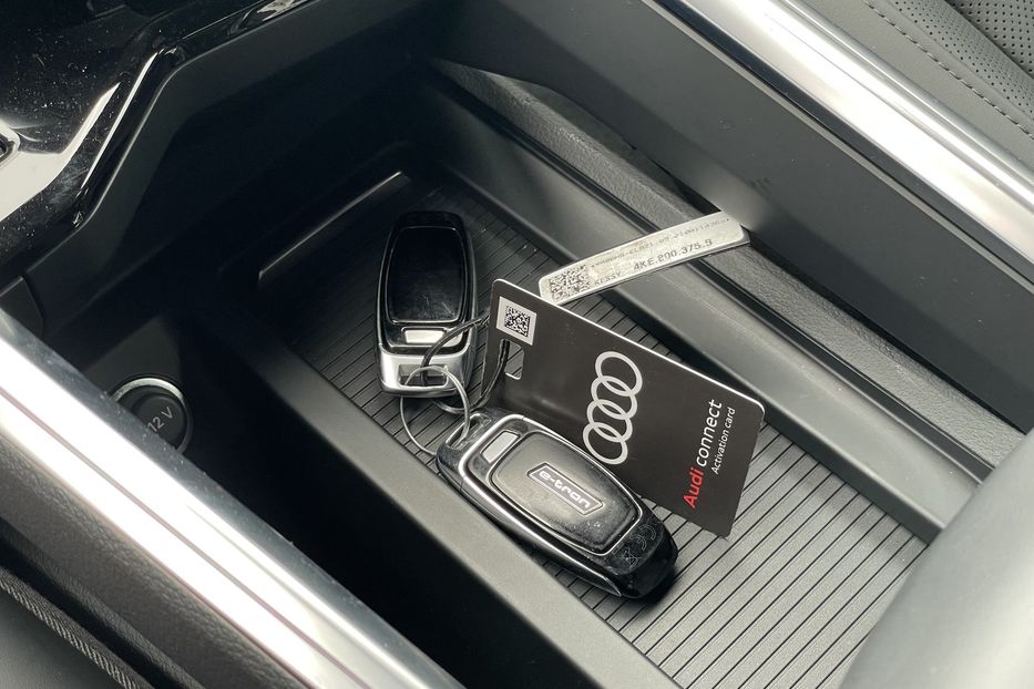 Продам Audi E-Tron 55 quattro  2021 года в Львове