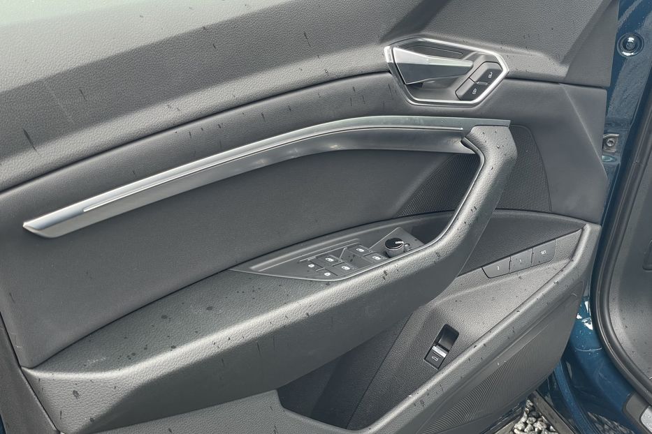 Продам Audi E-Tron 55 quattro  2021 года в Львове