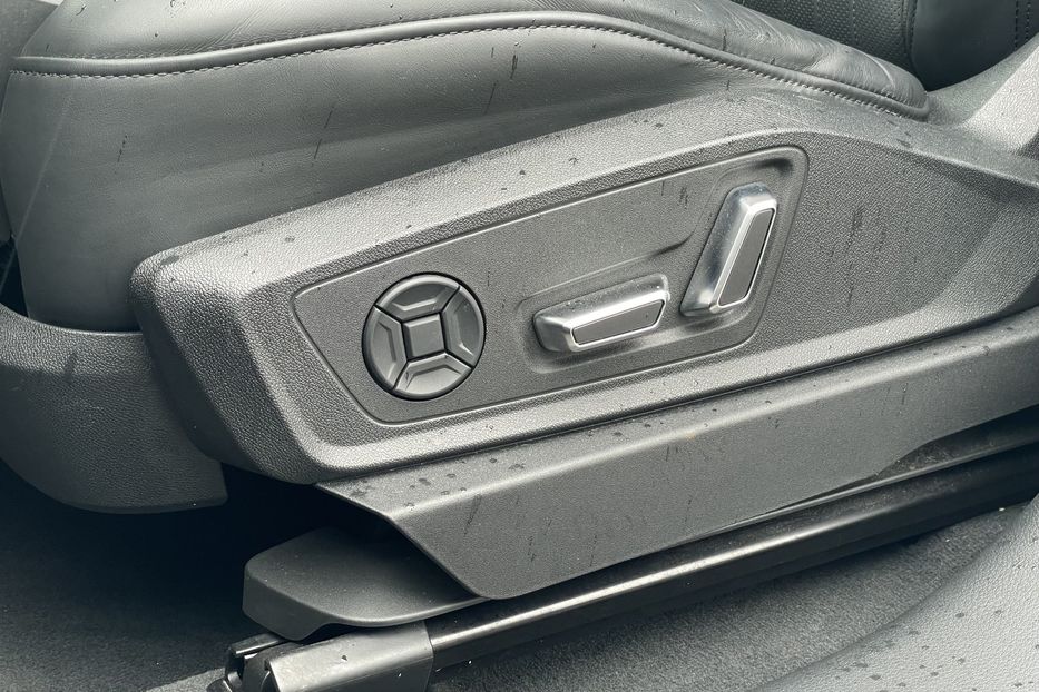 Продам Audi E-Tron 55 quattro  2021 года в Львове