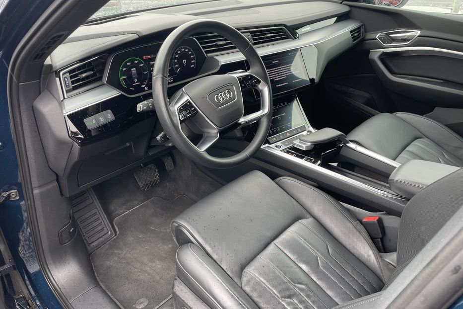 Продам Audi E-Tron 55 quattro  2021 года в Львове
