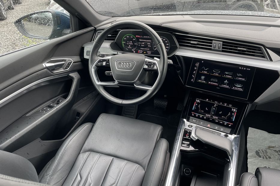 Продам Audi E-Tron 55 quattro  2021 года в Львове