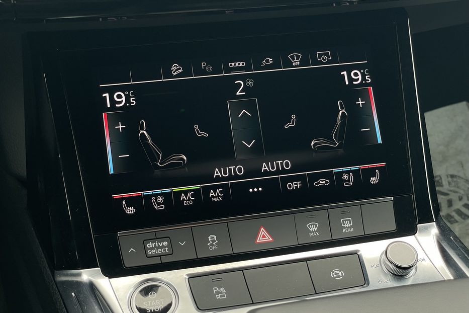 Продам Audi E-Tron 55 quattro  2021 года в Львове