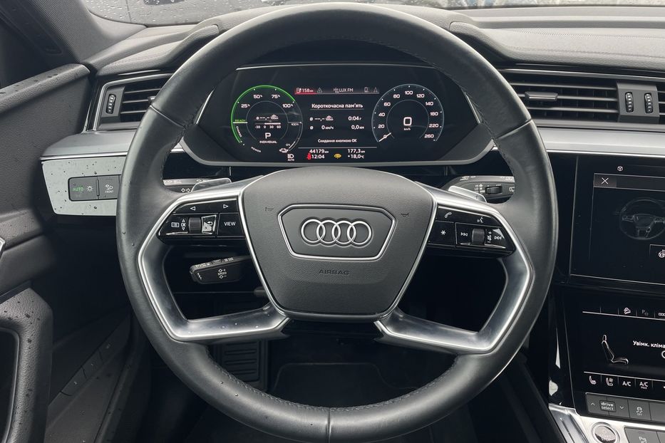 Продам Audi E-Tron 55 quattro  2021 года в Львове