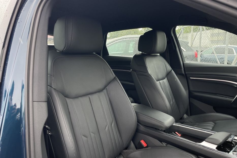 Продам Audi E-Tron 55 quattro  2021 года в Львове