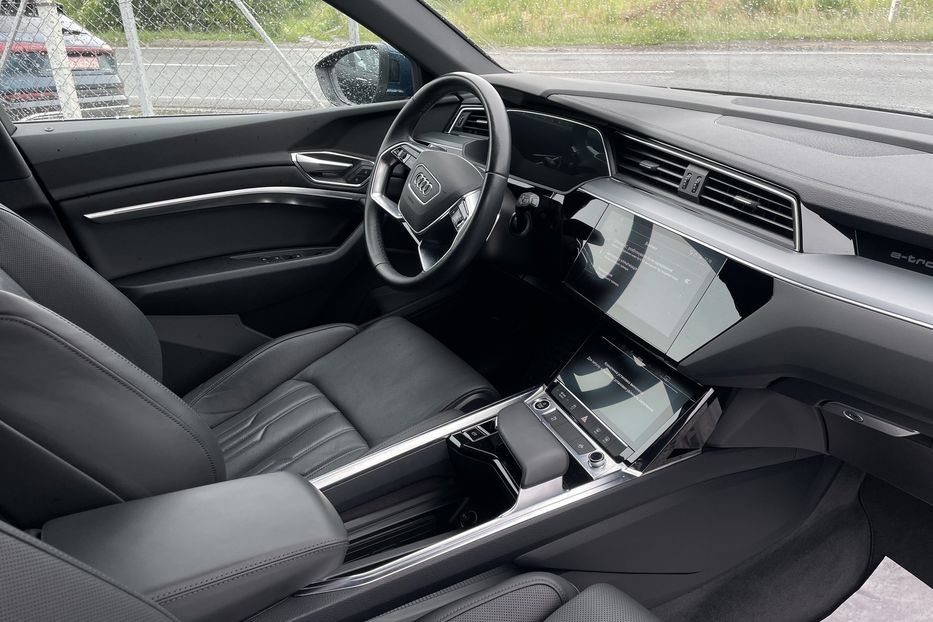 Продам Audi E-Tron 55 quattro  2021 года в Львове