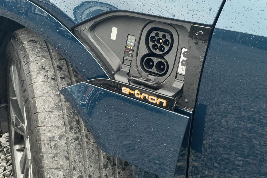 Продам Audi E-Tron 55 quattro  2021 года в Львове