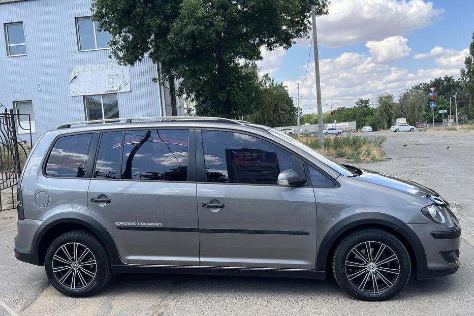 Продам Volkswagen Cross Touran Oficial 2007 года в Николаеве
