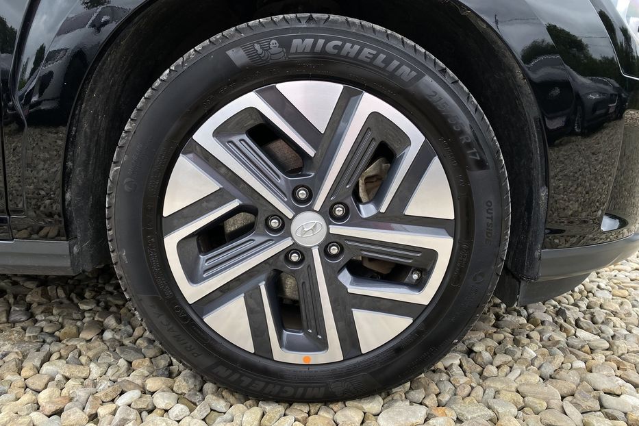 Продам Hyundai Kona 64кВтК-тКолісПідгрівсиднькерма 2022 года в Львове