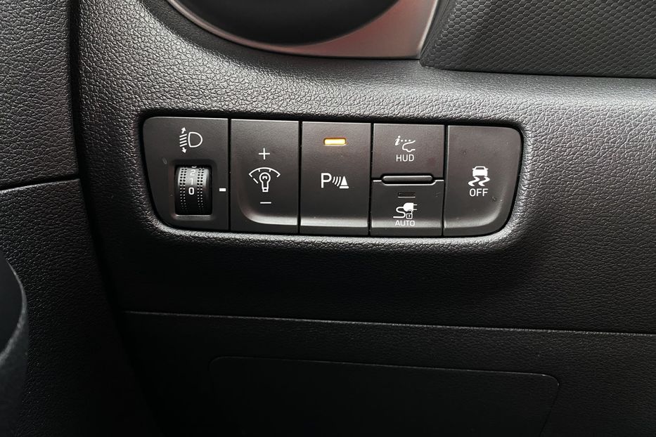 Продам Hyundai Kona 64кВтК-тКолісПідгрівсиднькерма 2022 года в Львове