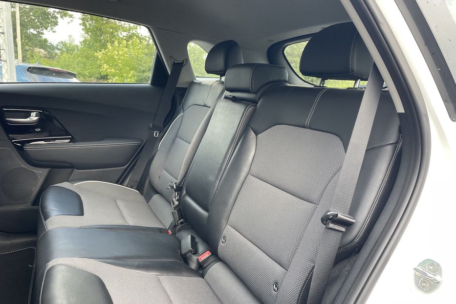 Продам Kia Niro 64 kw   2021 года в Львове