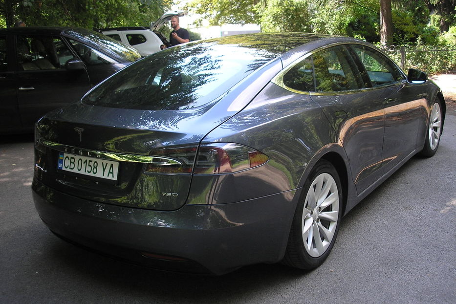 Продам Tesla Model S 75D Dual Motor 2017 года в г. Нежин, Черниговская область