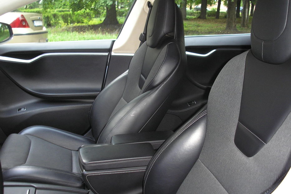 Продам Tesla Model S 75D Dual Motor 2017 года в г. Нежин, Черниговская область