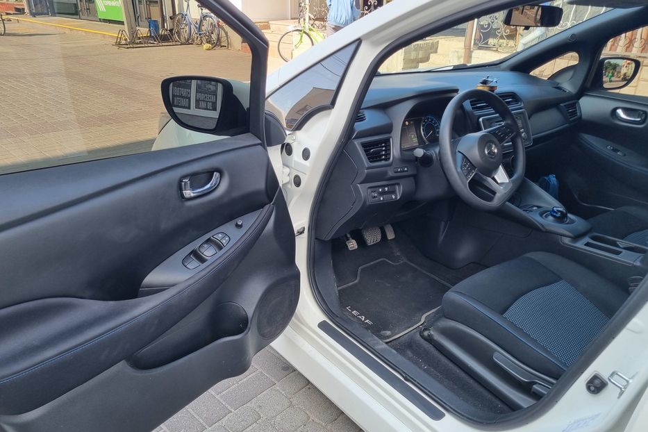 Продам Nissan Leaf 40 кВт 2021 года в Львове