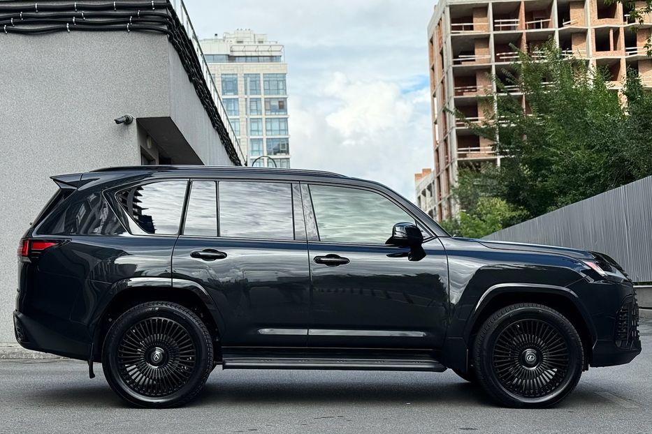 Продам Lexus LX 570 LX 600 Superior 2022 года в Киеве