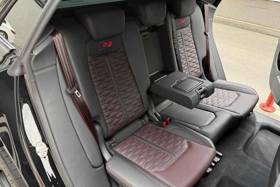 Продам Audi RS Q8  PERFORMANCE 2024 года в Киеве