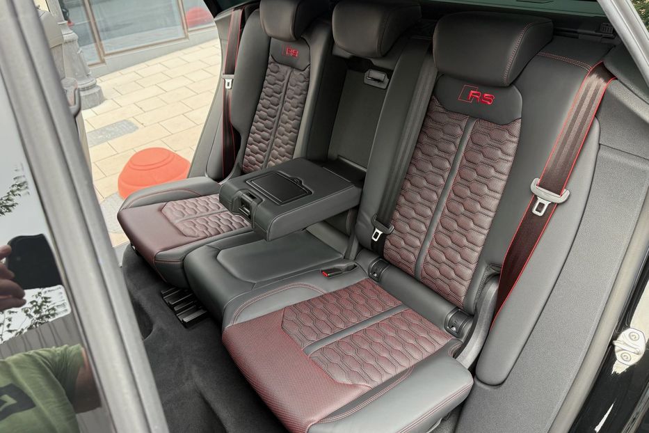 Продам Audi RS Q8  PERFORMANCE 2024 года в Киеве