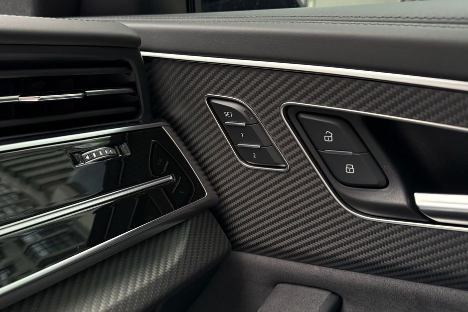 Продам Audi RS Q8  PERFORMANCE 2024 года в Киеве
