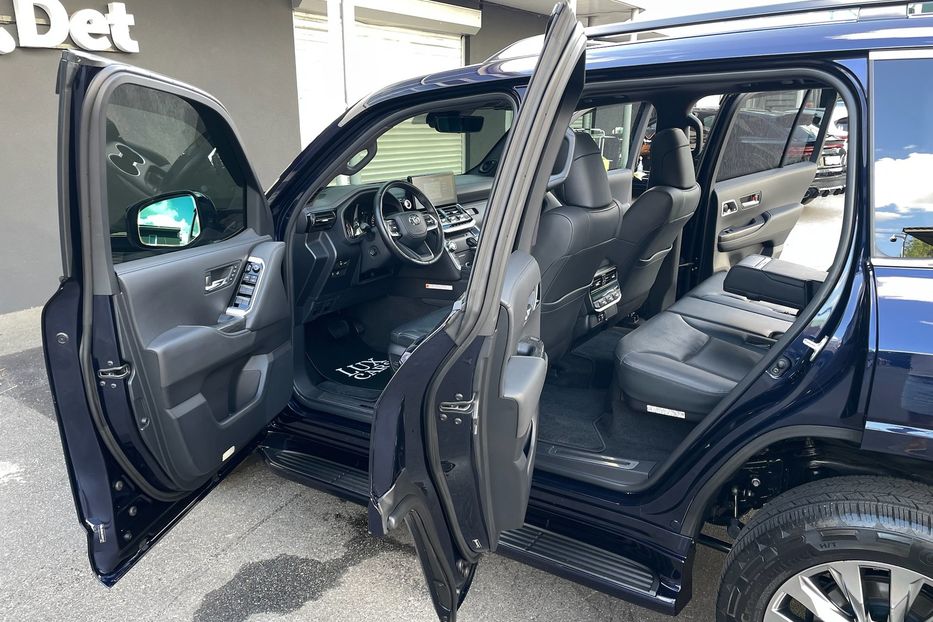 Продам Toyota Land Cruiser 300 Premium 70 anniversary  2021 года в Киеве