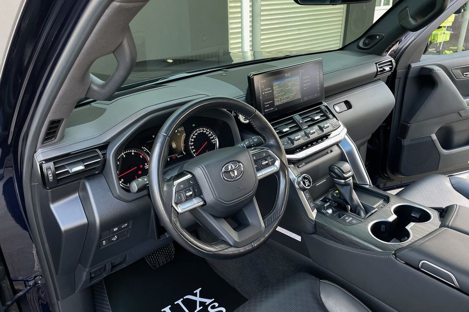 Продам Toyota Land Cruiser 300 Premium 70 anniversary  2021 года в Киеве
