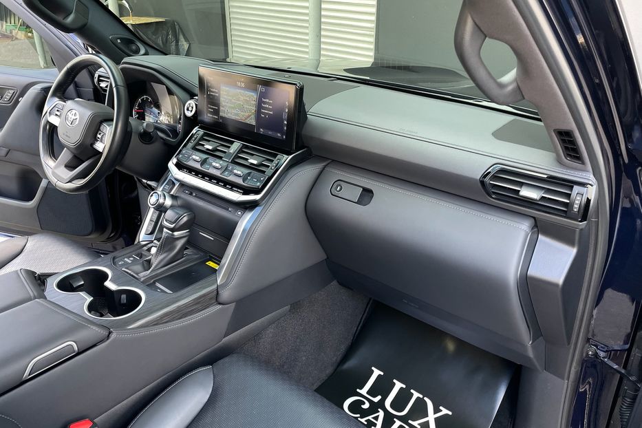 Продам Toyota Land Cruiser 300 Premium 70 anniversary  2021 года в Киеве