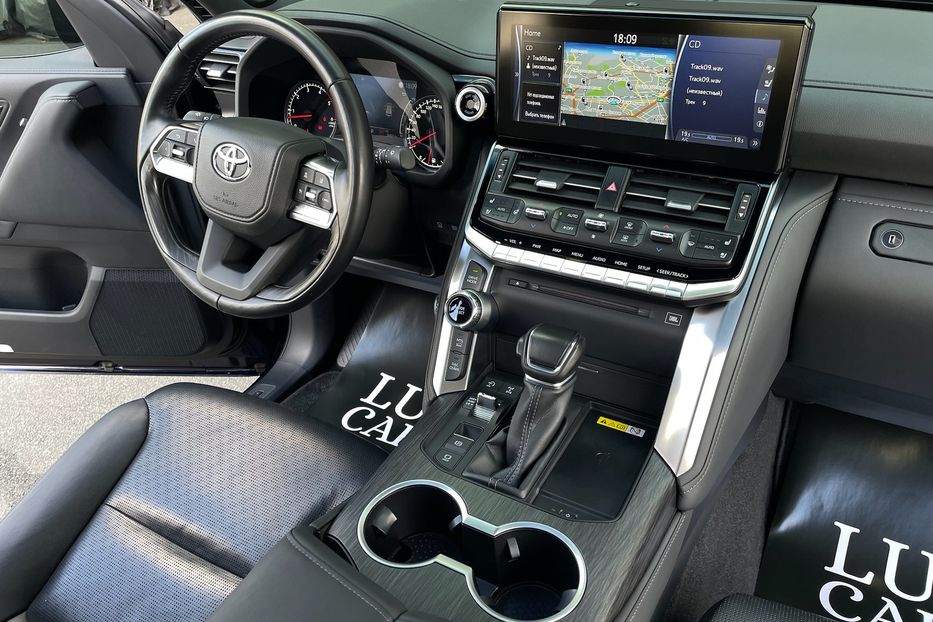Продам Toyota Land Cruiser 300 Premium 70 anniversary  2021 года в Киеве