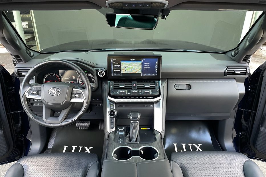 Продам Toyota Land Cruiser 300 Premium 70 anniversary  2021 года в Киеве