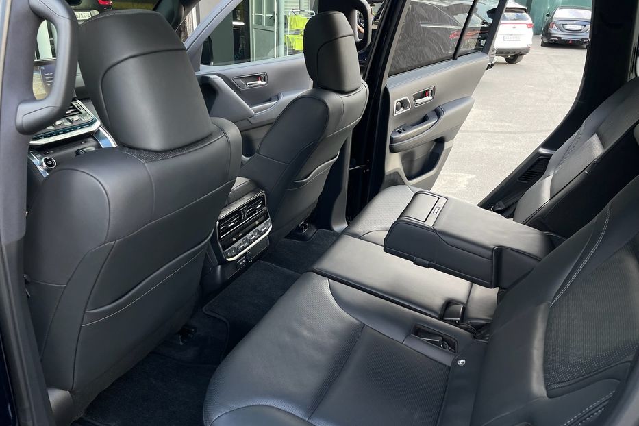 Продам Toyota Land Cruiser 300 Premium 70 anniversary  2021 года в Киеве