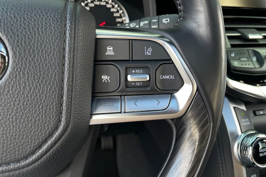 Продам Toyota Land Cruiser 300 Premium 70 anniversary  2021 года в Киеве