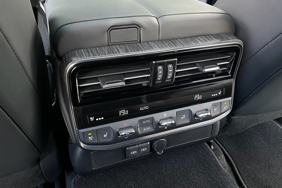 Продам Toyota Land Cruiser 300 Premium 70 anniversary  2021 года в Киеве