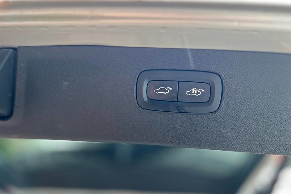 Продам Volvo XC90 2018 года в Черновцах