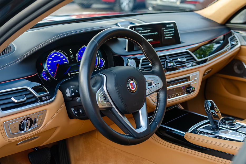 Продам BMW 750 Alpina B7 Bi Turbo 2018 года в Киеве