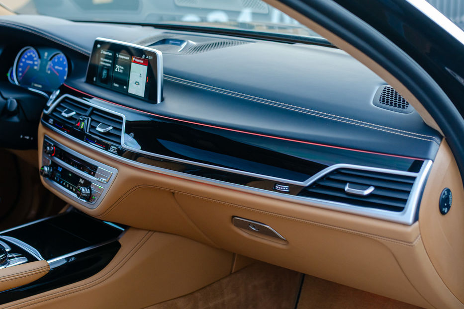 Продам BMW 750 Alpina B7 Bi Turbo 2018 года в Киеве