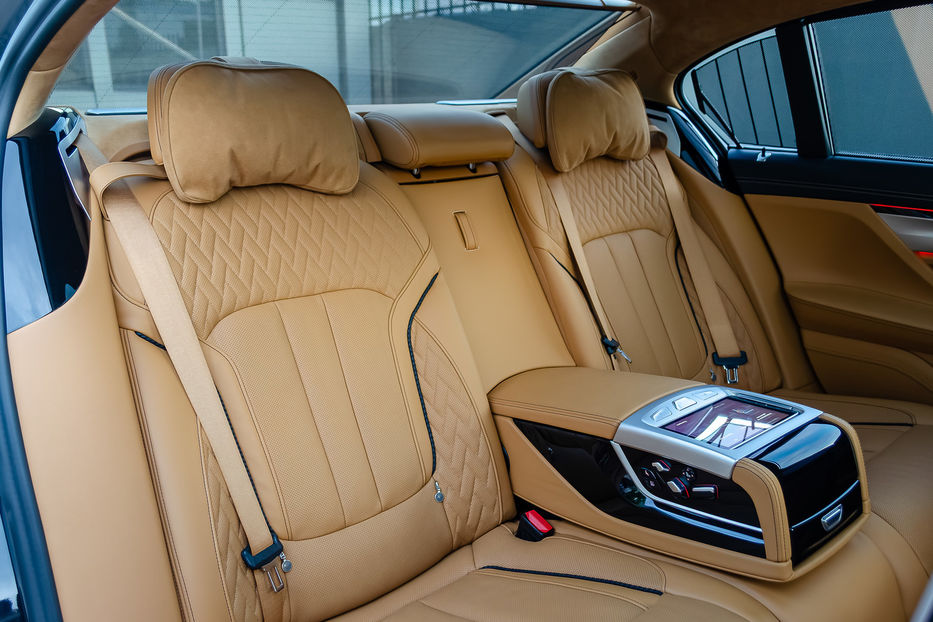 Продам BMW 750 Alpina B7 Bi Turbo 2018 года в Киеве