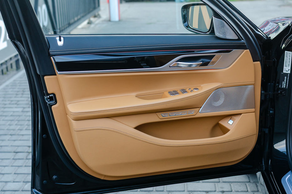 Продам BMW 750 Alpina B7 Bi Turbo 2018 года в Киеве
