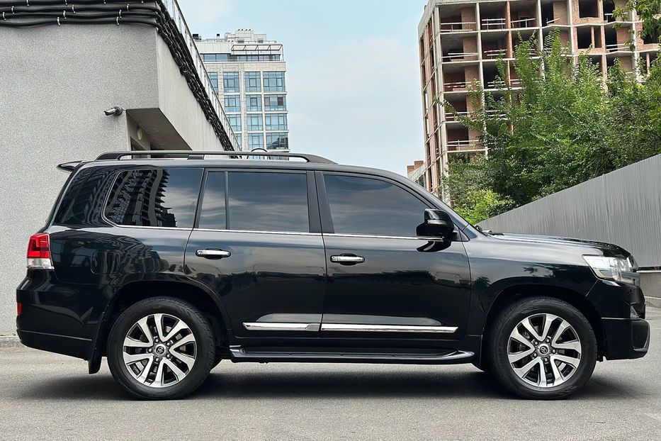 Продам Toyota Land Cruiser 200 PREMIUM B6 Бронь 2017 года в Киеве