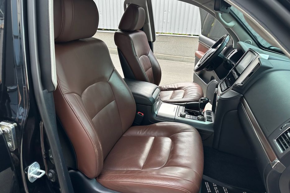 Продам Toyota Land Cruiser 200 PREMIUM B6 Бронь 2017 года в Киеве