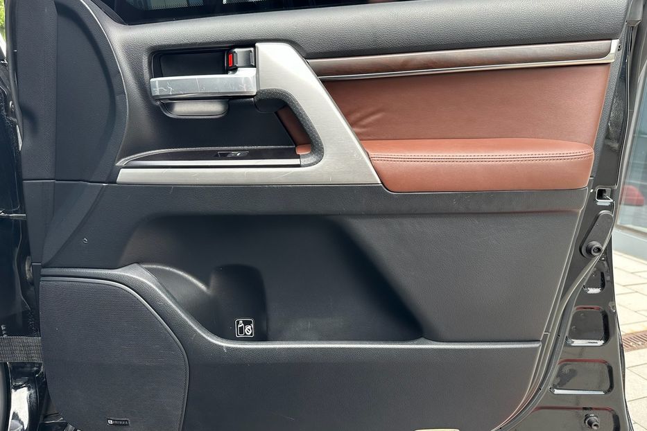 Продам Toyota Land Cruiser 200 PREMIUM B6 Бронь 2017 года в Киеве