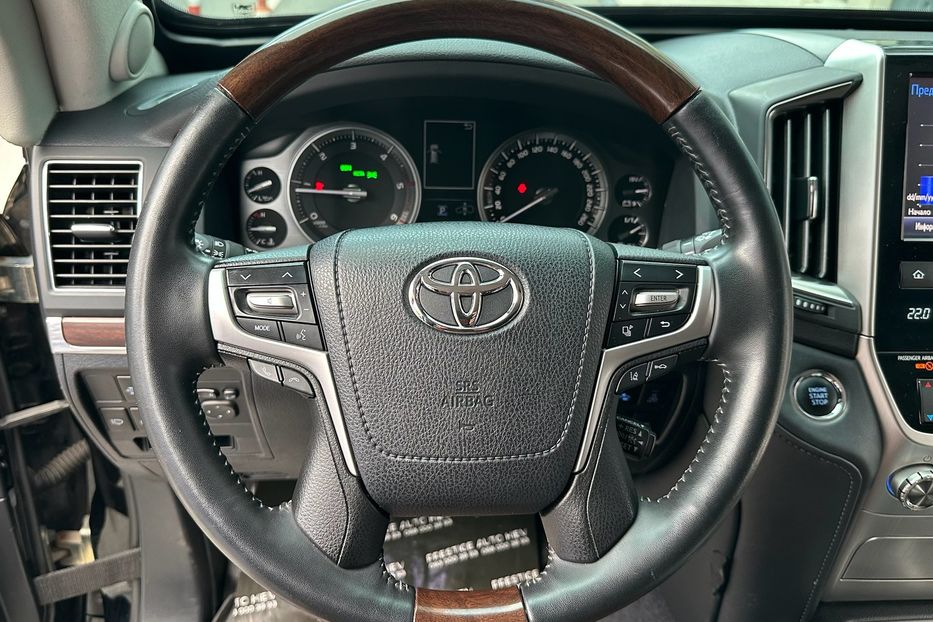 Продам Toyota Land Cruiser 200 PREMIUM B6 Бронь 2017 года в Киеве