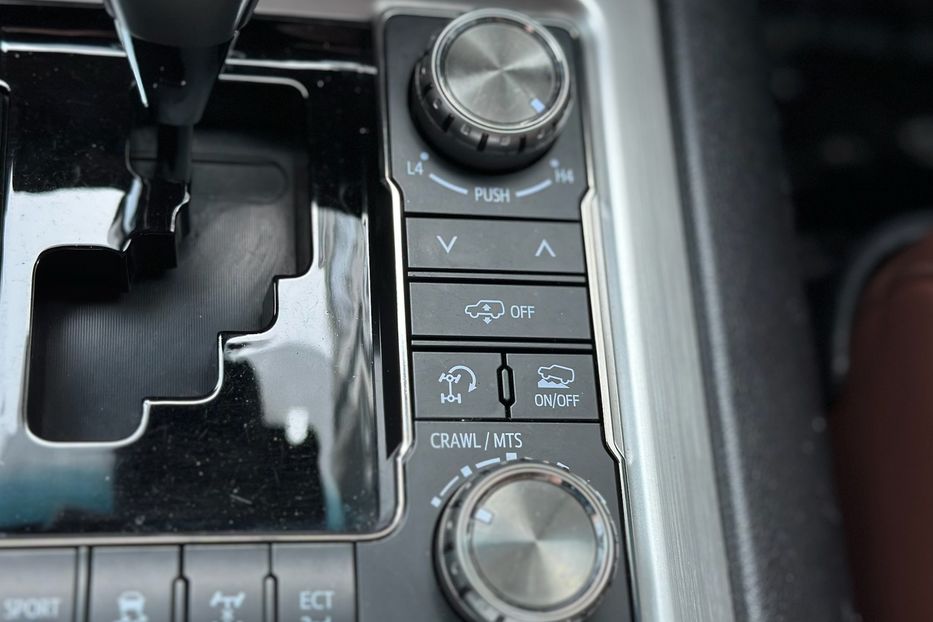 Продам Toyota Land Cruiser 200 PREMIUM B6 Бронь 2017 года в Киеве